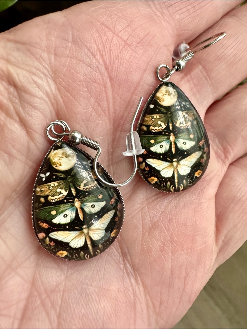Triple Moth Retro Floral Water Drop Earrings, Dark Night Forest atmosphere 1.75